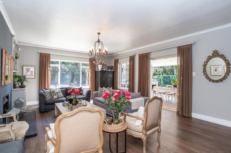 4 Bedroom Property for Sale in Constantia Western Cape